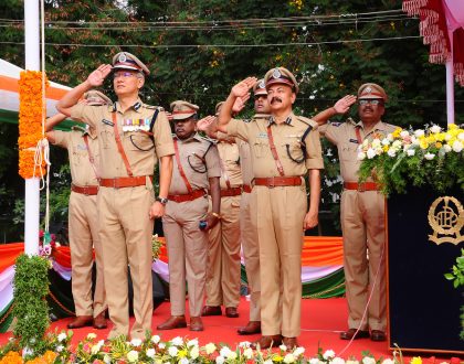 మువ్వన్నెలు మెరిసె..... ప్రతి మది మురిసె......
