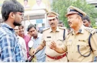 ఉంటే గులాబీలు లేకుంటే చలానాలు
