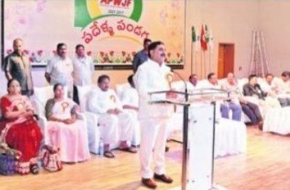 జర్నలిస్ట్ లు వృత్తి నైపుణ్యాన్ని పెంపొందిచుకోవాలి