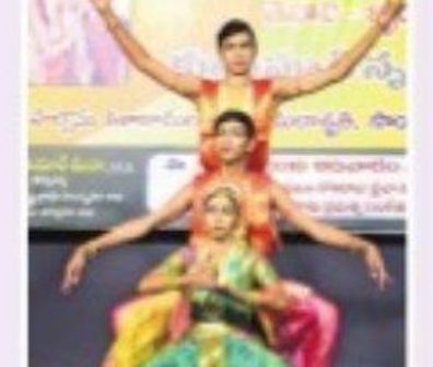 ఆలోకయే శ్రీబాలకృష్ణం