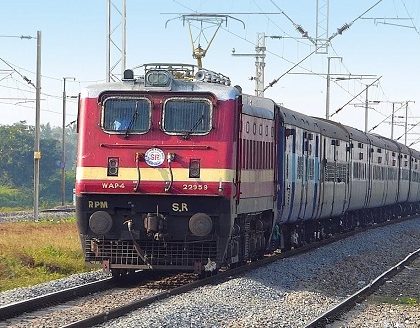 పండుగల ప్రత్యేక రైళ్లు