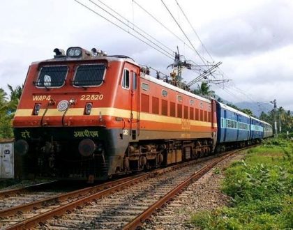 వేసవి రద్దీ దృష్ట్యా ప్రత్యేక రైళ్ళు