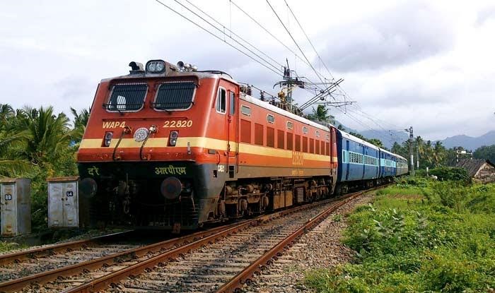 వేసవి రద్దీ దృష్ట్యా ప్రత్యేక రైళ్ళు
