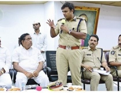 ట్రాఫిక్ కష్టాలకు చెక్ పెడదాం..