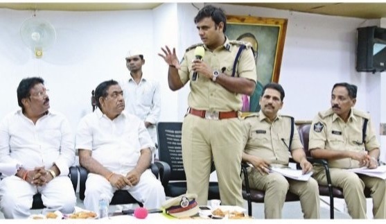 ట్రాఫిక్ కష్టాలకు చెక్ పెడదాం..