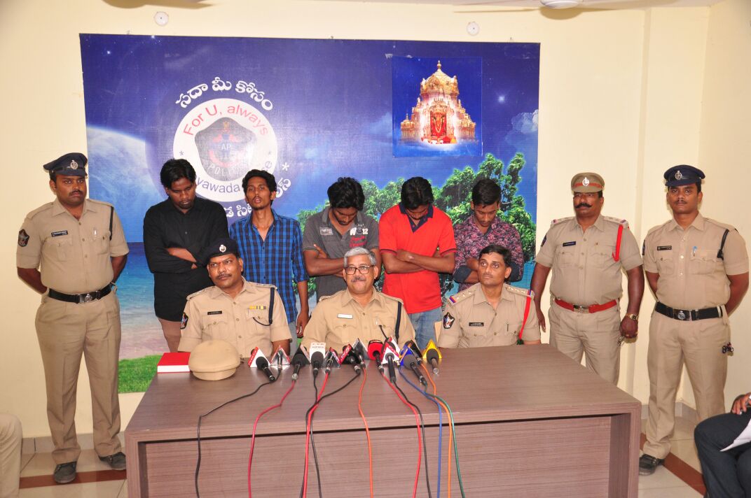 ఎన్ డి పి ఎస్ చట్టం క్రింద 5 గురు అరెస్టు