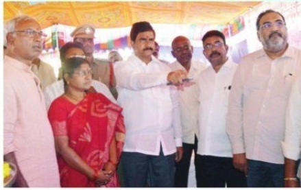 కమర్షియల్ కాంప్లెక్స్ లో నిఘా నేత్రాల ఏర్పాటు