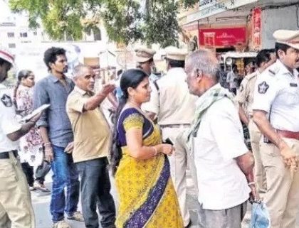 అనధికార పార్కింగ్ చేస్తే చర్యలు