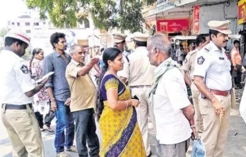 అనధికార పార్కింగ్ చేస్తే చర్యలు