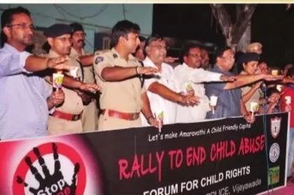 కొవ్వొత్తుల ర్యాలీ