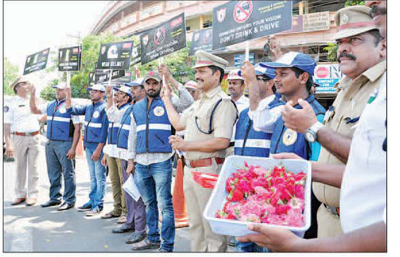 ట్రాఫిక్ నిబంధనలు పాటించండి