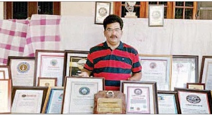 ఉపాధ్యాయుడికి ఆరు ప్రపంచ రికార్డులు