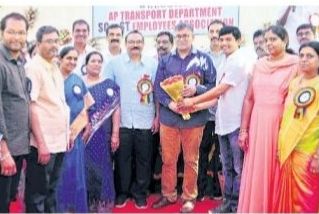 ఆన్ లైన్  సేవలతో సత్ఫలితాలు