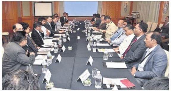పెట్టుబడులతో వస్తున్నాం!