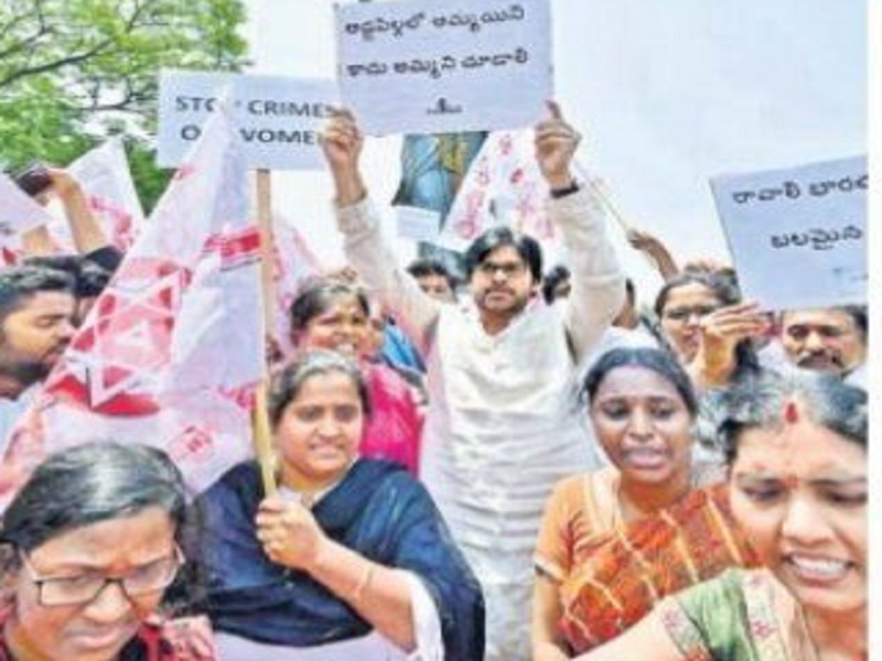ఆడ పిల్ల జోలికెళ్తే తోలు తీయాలి