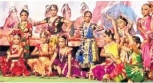 ఆకట్టుకున్న నృత్య విన్యాసాలు