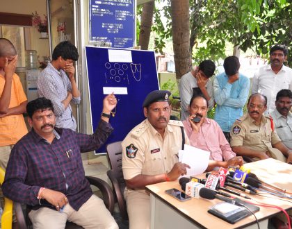 బైక్ చోరీలు, సెల్ స్నాచింగ్ కేసుల్లో ఆరుగురు అరెస్టు