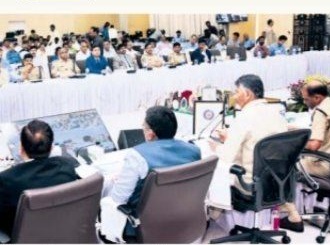 శాంతిభద్రతలపై కఠినంగా ఉండండి