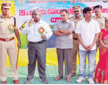 రోడ్డు ప్రమాదాలు అరికడదాం