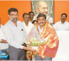 సమష్టి  కృషితోనే అవార్డు సాధన