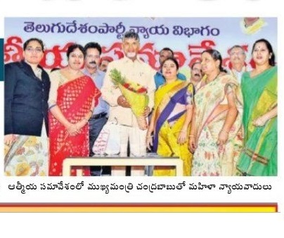లాయర్లకు సీయం వరాలు
