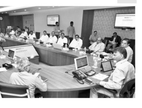 సామాజిక వర్గాల హోదాపై కమిషన్!