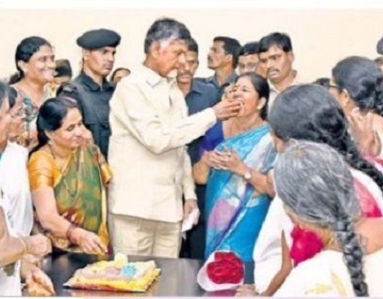 సంతోషంగా రాష్ట్రాభివృద్ధికి పనిచేయండి