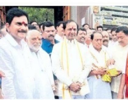 దుర్గమ్మ సన్నిధిలో..