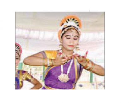 సాంస్కృతిక ప్రదర్శనలు అదరహో!