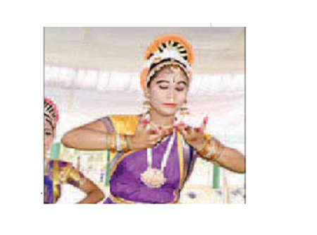 సాంస్కృతిక ప్రదర్శనలు అదరహో!