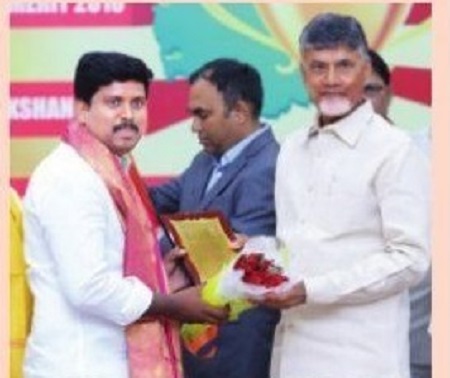 అంబాపురం సర్పంచ్ తోడేటి విజయ్ కుమార్కు సన్మానం