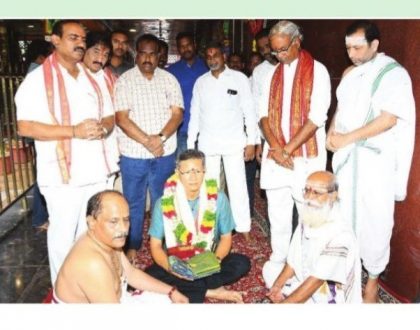 దుర్గమ్మ సేవలో.. విజిలెన్సు ఎన్ఫోర్సుమెంట్ డీజీ గౌతమ్ సవాంగ్
