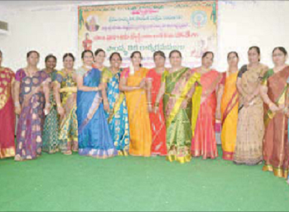 అలరించిన సంప్రదాయ వస్త్రాలంకరణ పోటీలు