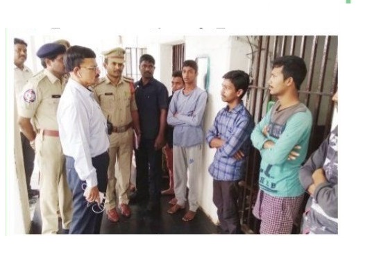 జైలు ఇంటిని తలపించాలి