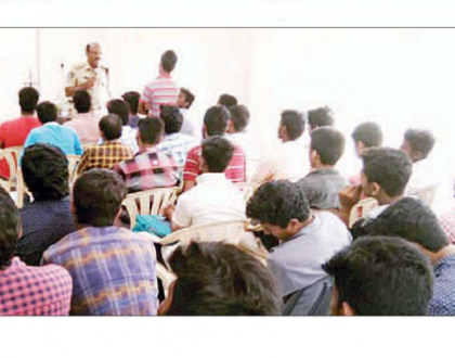 ఈవ్ టీజర్లకు కౌన్సెలింగ్