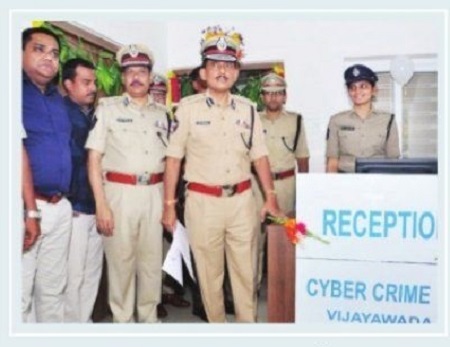 నేరాల నియంత్రణకు సైబర్ క్రైం పోలీసుస్టేషన్