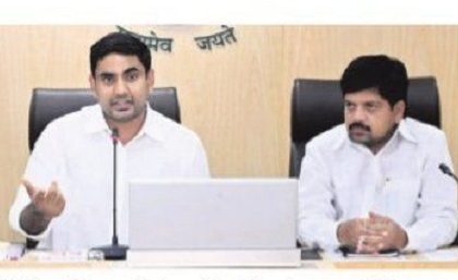 నిరుద్యోగుల శిక్షణకు వర్సిటీలు సహకరించాలి