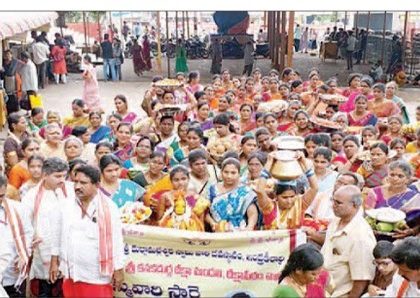 అమ్మవారికి ఆషాఢం సారె సమర్పణ