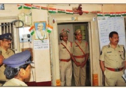 కొత్తపేట పీఎస్ ను సందర్శించిన సీపీ ద్వారకా తిరుమలరావు