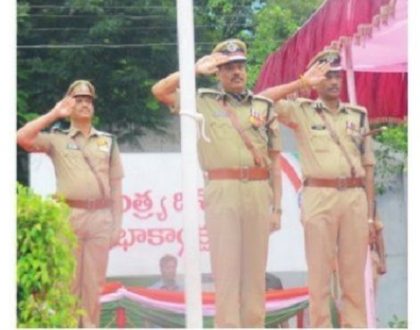 స్వాతంత్ర ఫలాలు ప్రతి ఒక్కరికీ చేరువ కావలి