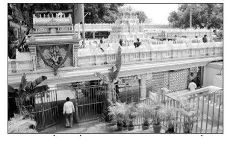 దసరా ఉత్సవాల్లో భక్తులకు ఉచిత ప్రసాదాలు