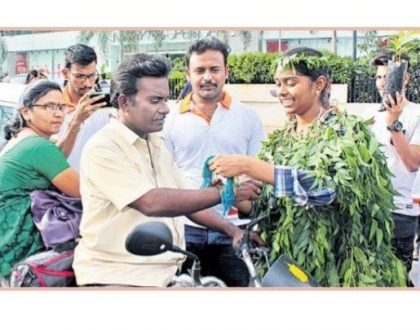 ప్రయాణికులకు స్నేహ బంధాలు