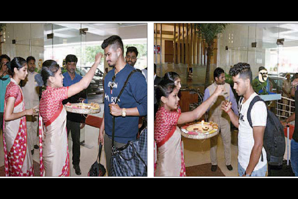 నగరానికి చేరుకున్న క్రికెట్ క్రీడాకారులు