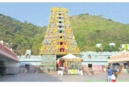 దుర్గమ్మ ఆలయంలో శ్రావణ లక్ష్మీ మహోత్సవాలు