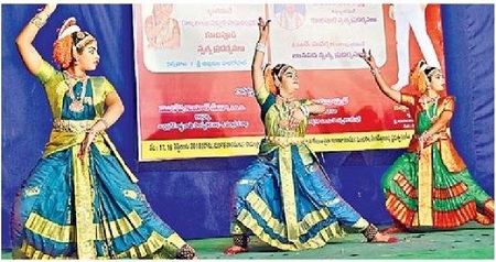 ఆనందనర్తనం.. నృత్యాభినయం