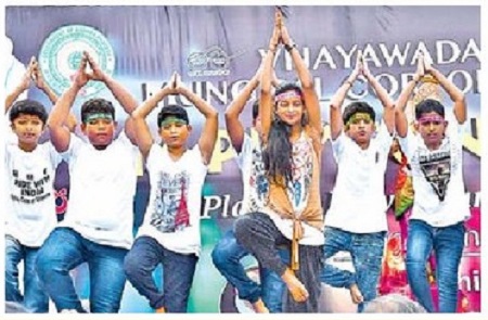 ఉత్సాహంగా.. ఉల్లాసంగా.. సందడే..సందడి..!