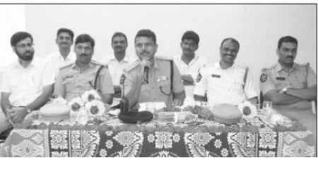 ట్రాఫిక్ నిబంధనలు ప్రతి ఒక్కరూ పాటించాలి