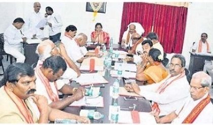 ఘాట్ రోడ్డు నుంచే భక్తులకు అనుమతి