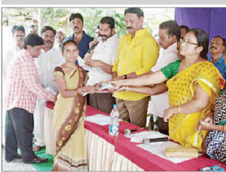 పేదలందరికీ ప్రభుత్వ సంక్షేమ ఫలాలు