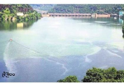 ప్రాజెక్టుల్లోకి వరద ప్రవాహం